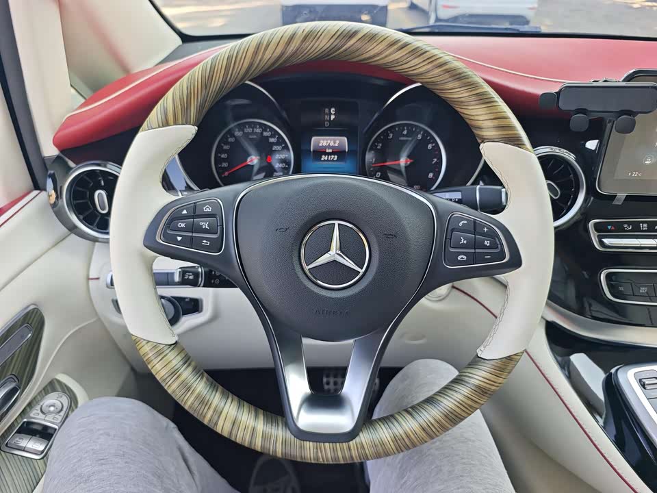 Mercedes-Benz V-class