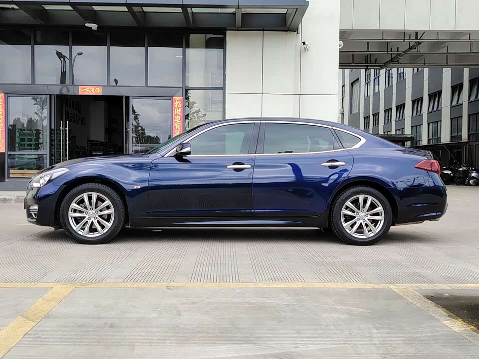 Infiniti Q70 Infiniti Q70