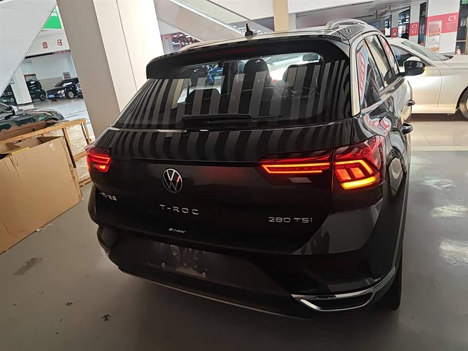 Volkswagen T-ROC exploring Songs