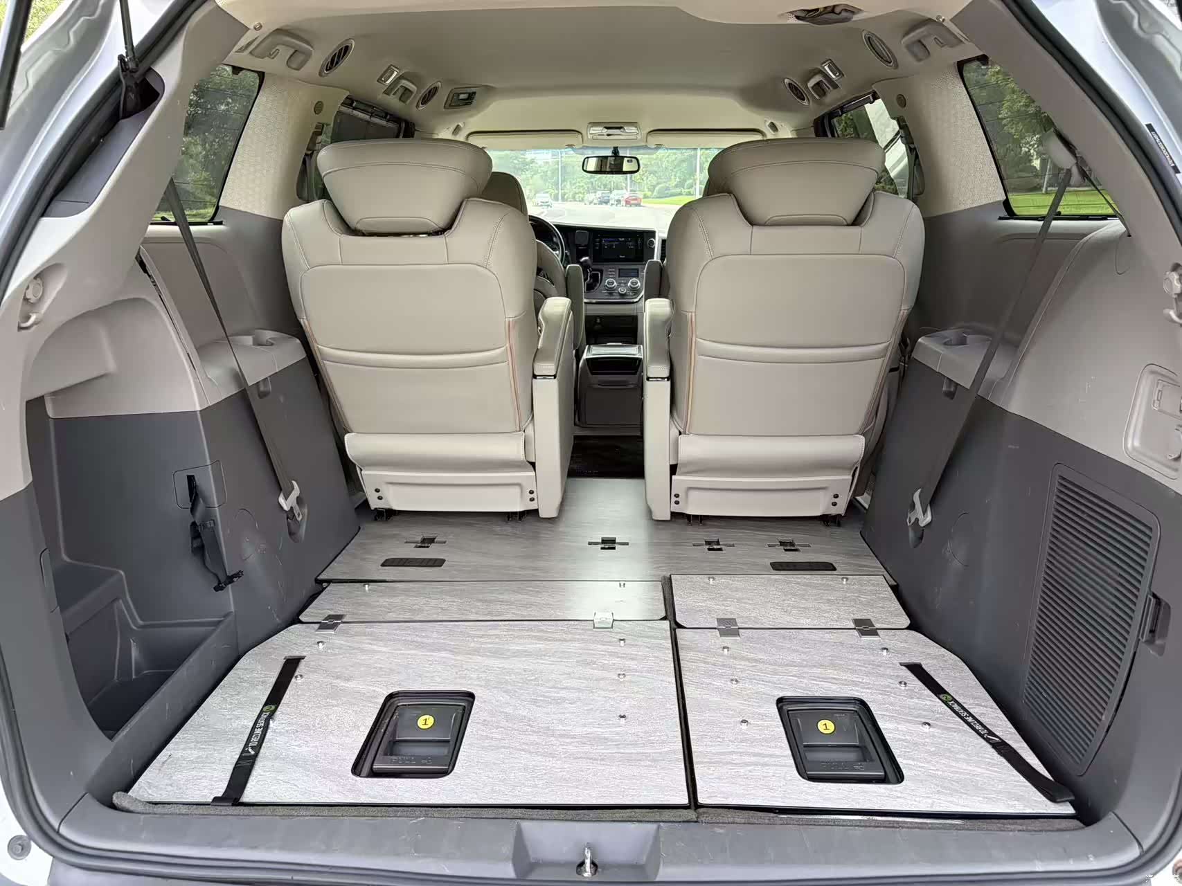 Toyota Sienna, 2017 10