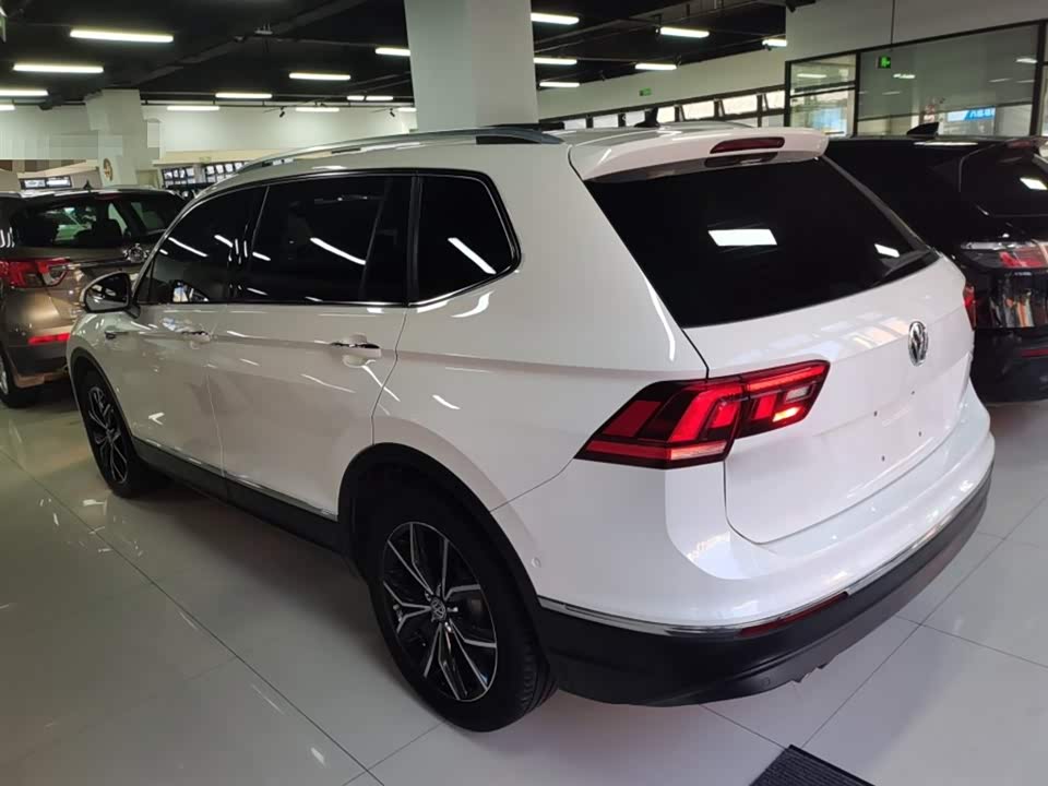 Volkswagen Tiguan L