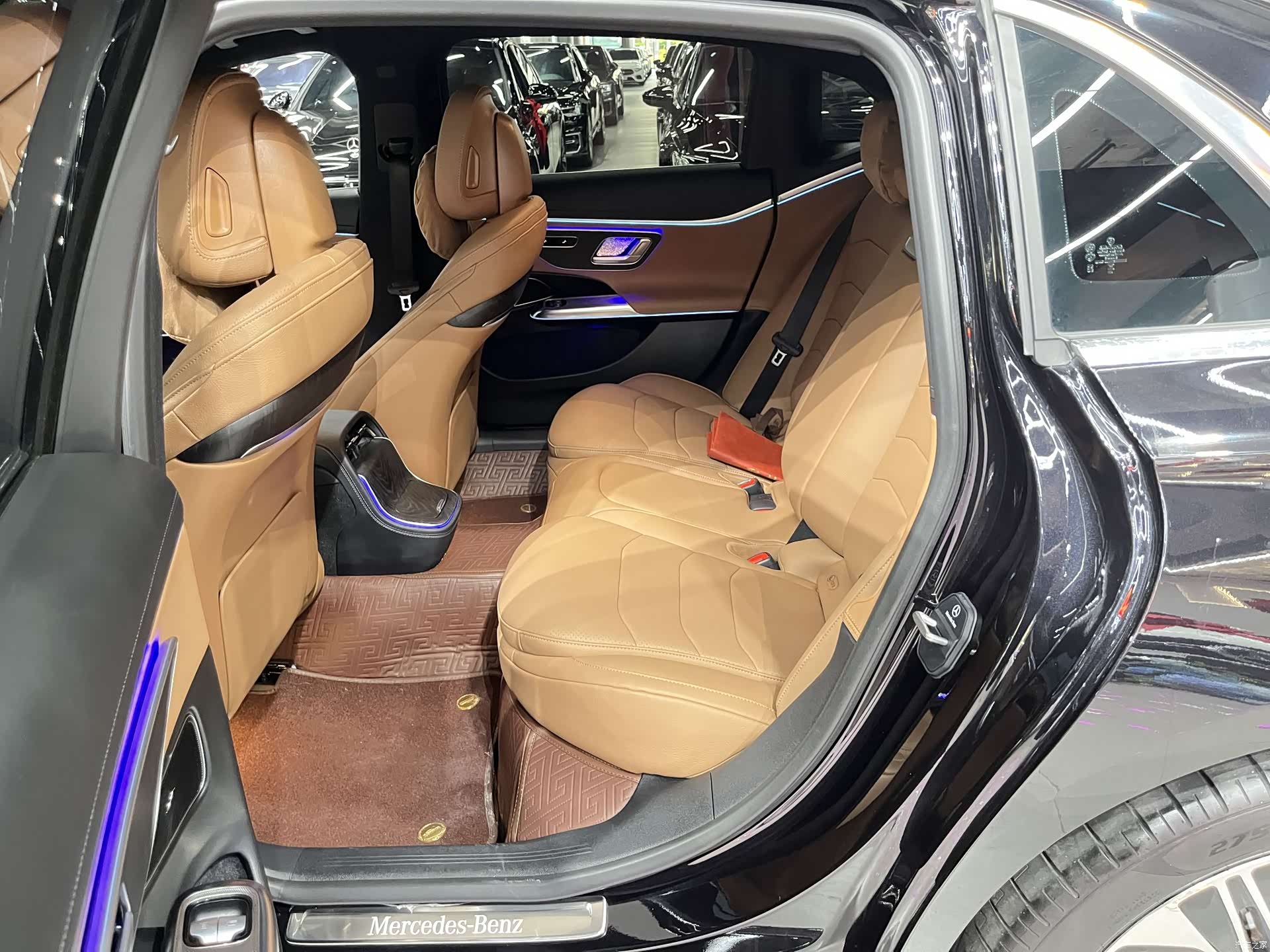 Mercedes-Benz E-Class, 2024 6