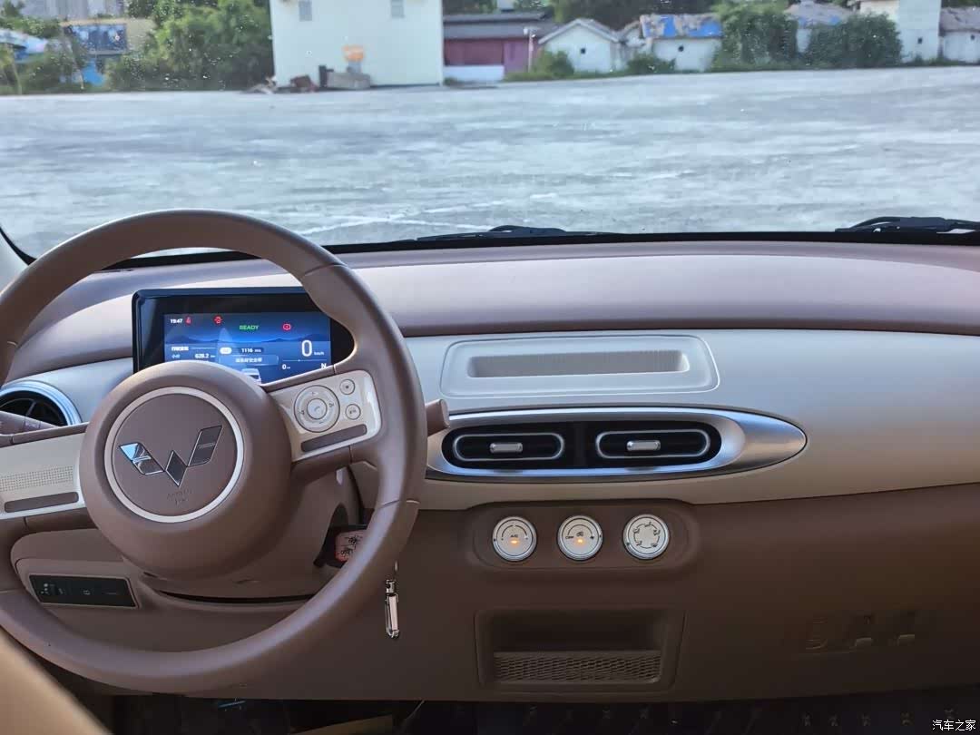 Wuling MINIEV, 2025 10