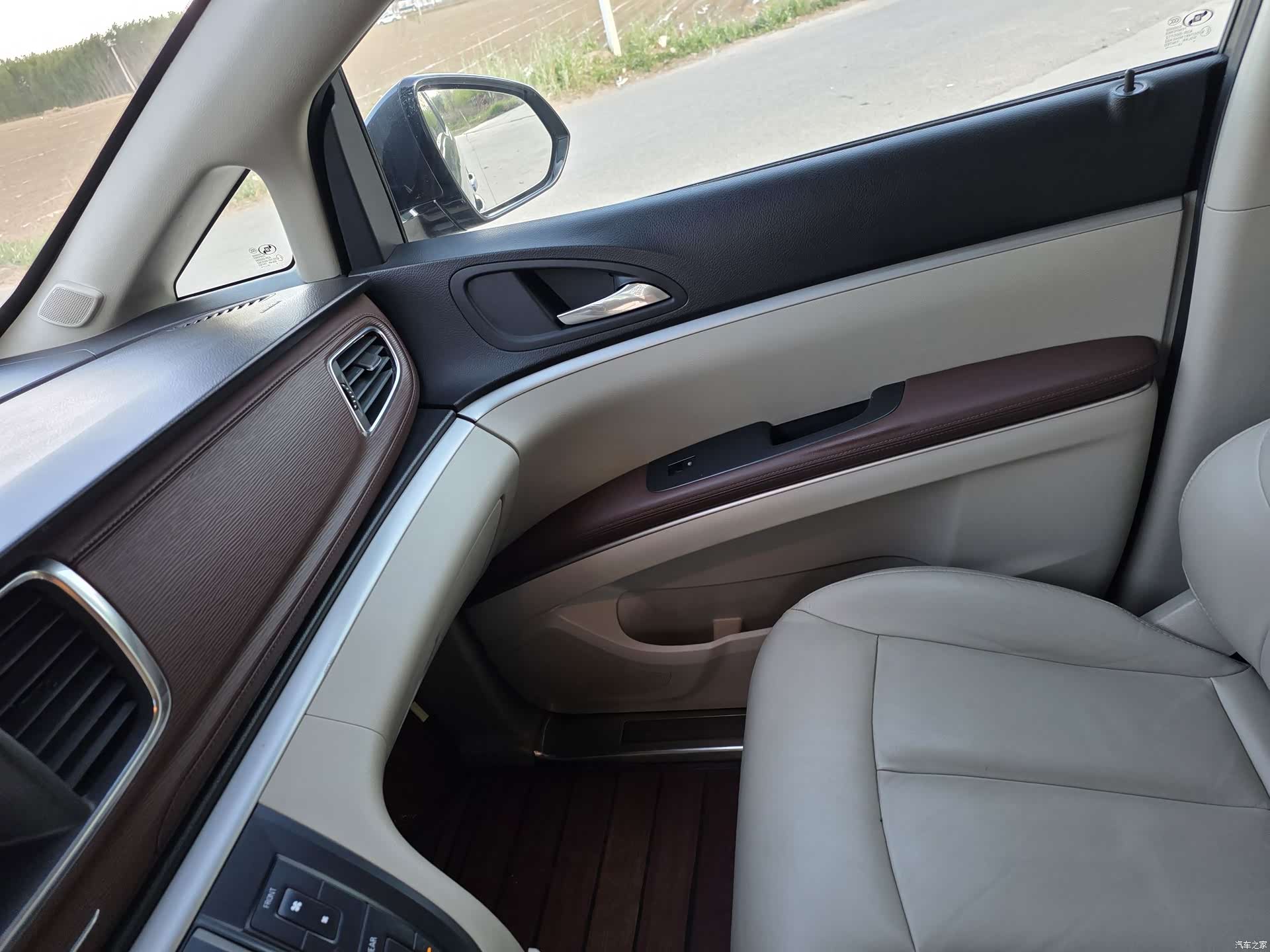 Buick GL8, 2019 10