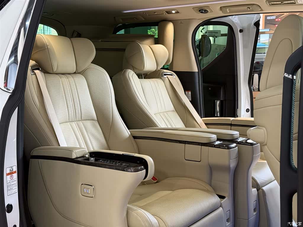 Toyota Vellfire, 2021 20