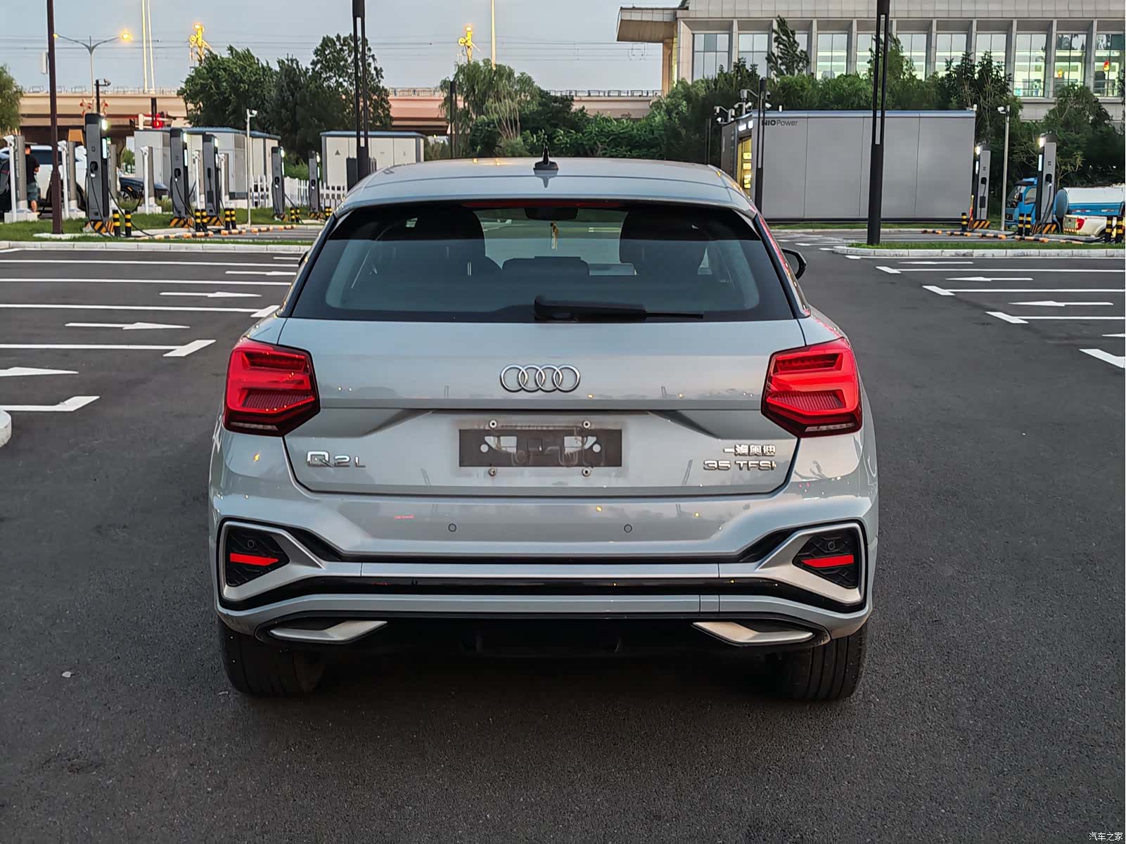 Audi Q2L, 2022 8