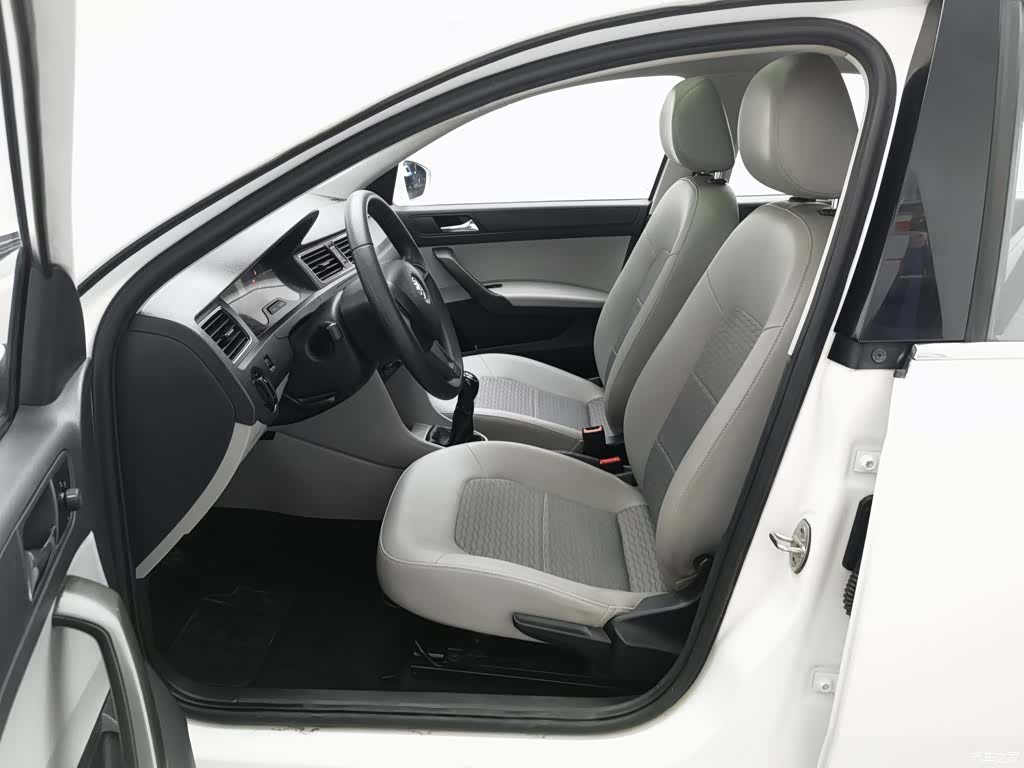 Skoda Rapid, 2017 10