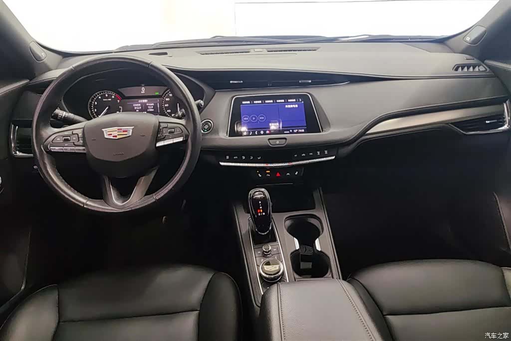 Cadillac XT4, 2022 12