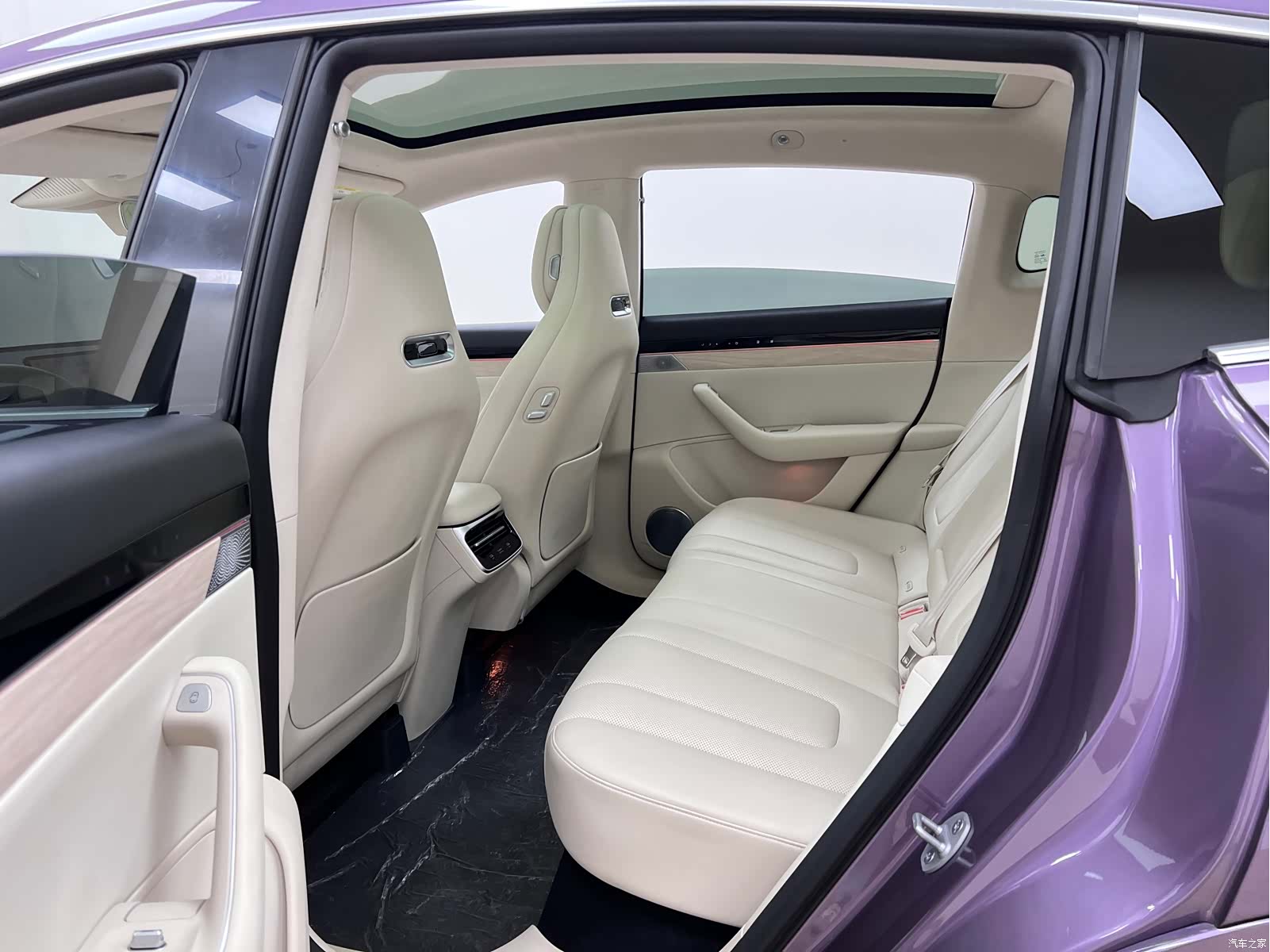 Luxeed R7, 2025 17