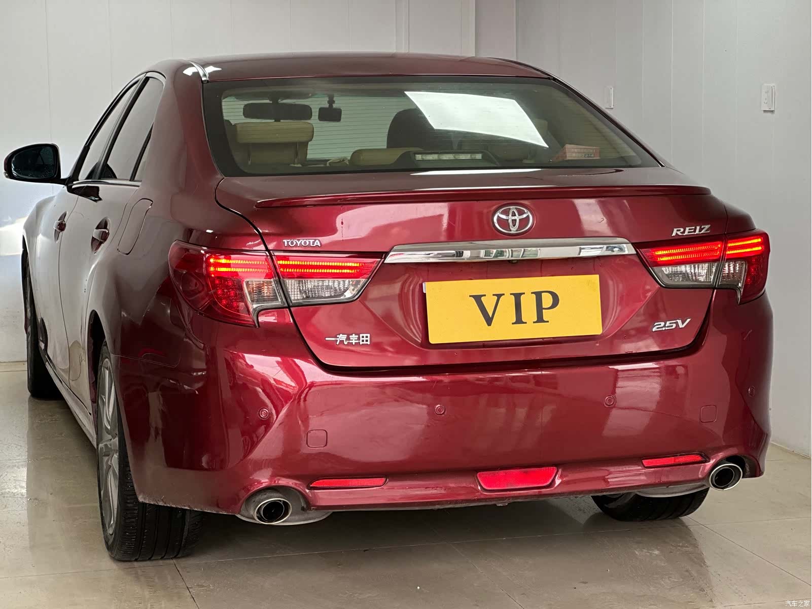 Toyota 2.5V, 2015 2