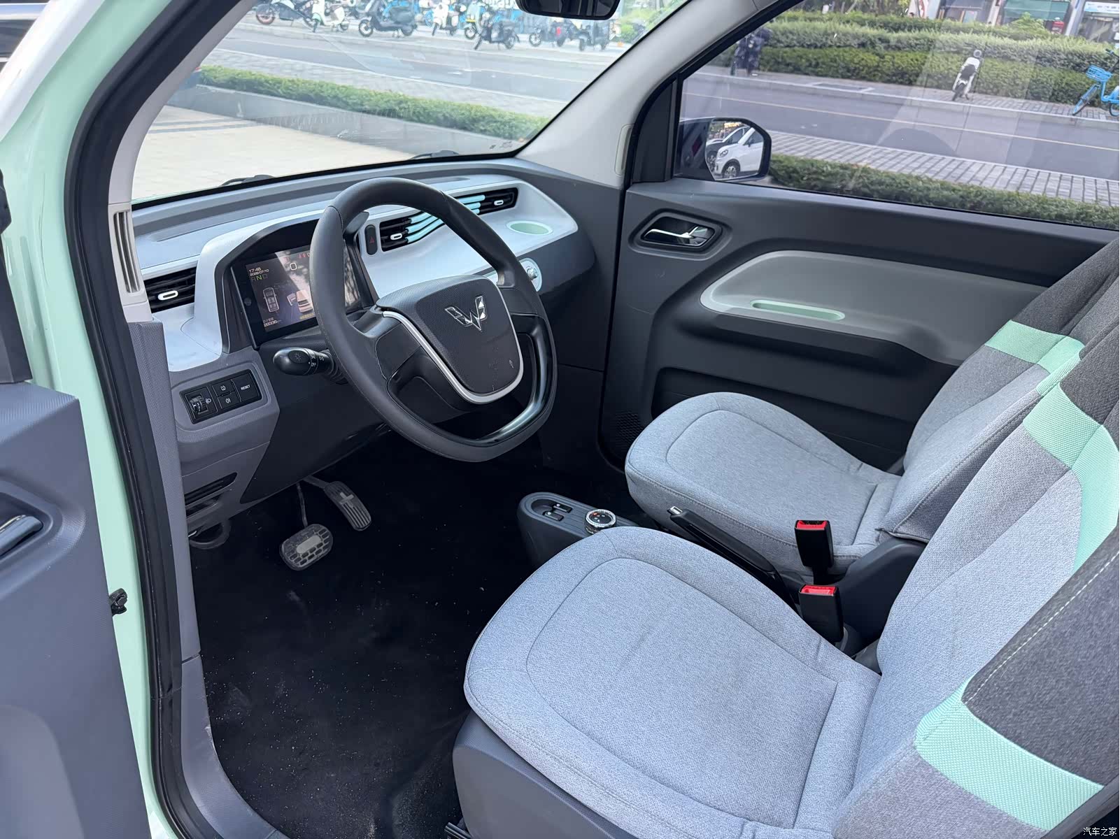 Wuling MINIEV, 2021 все фото