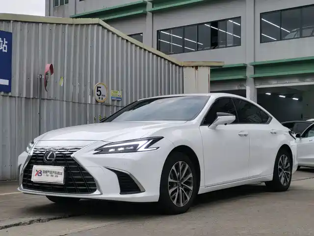 Lexus ES 2026 — купить из Китая под заказ
