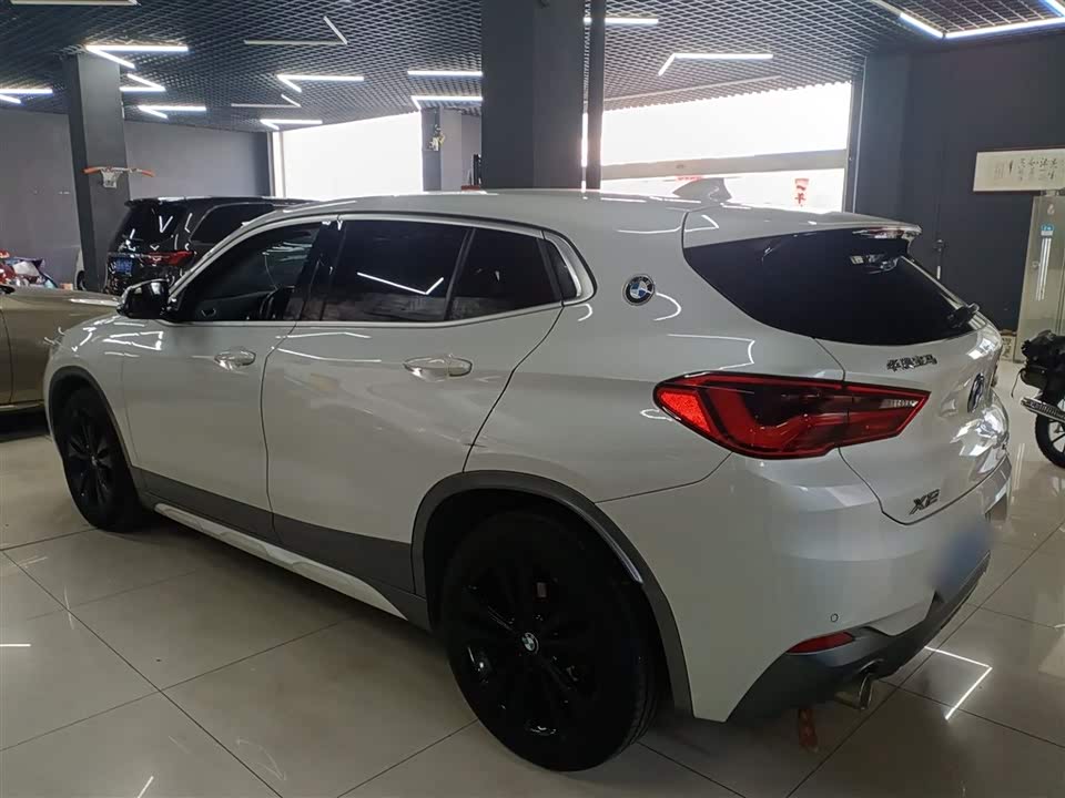 BMW X2