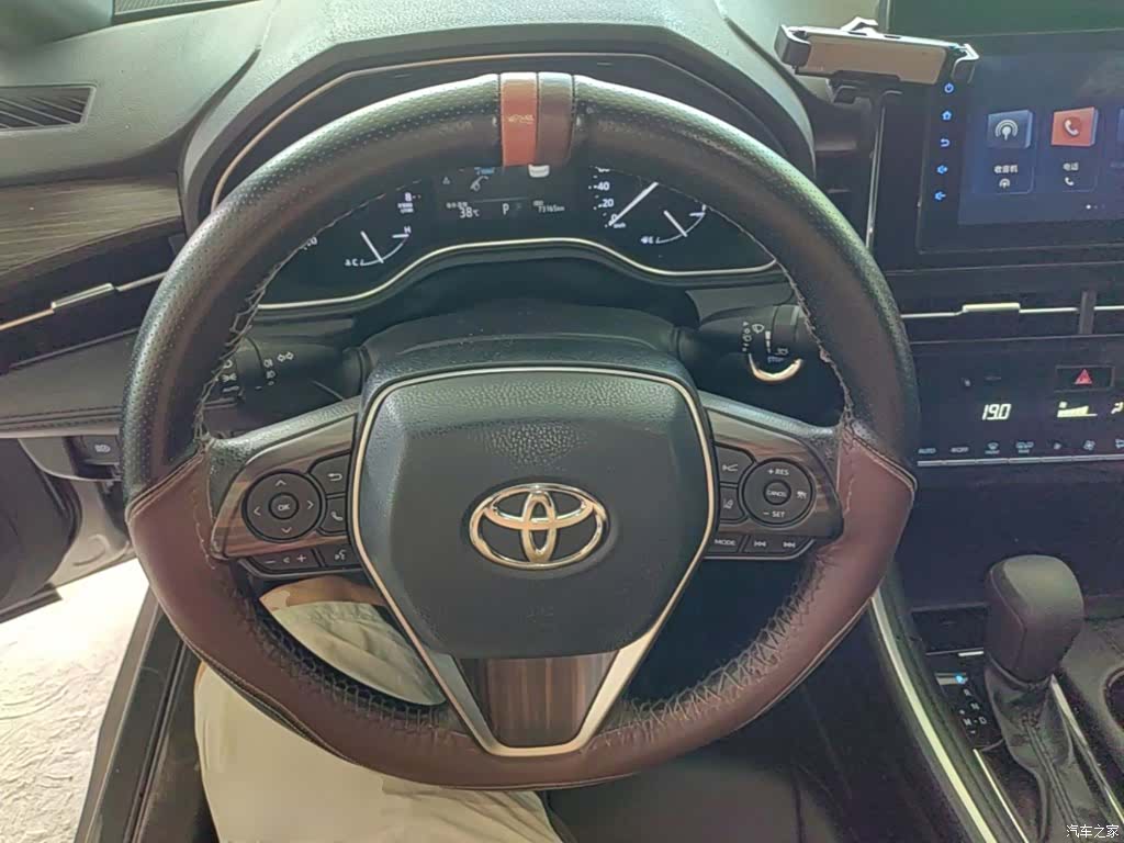Toyota Avalon, 2022 3