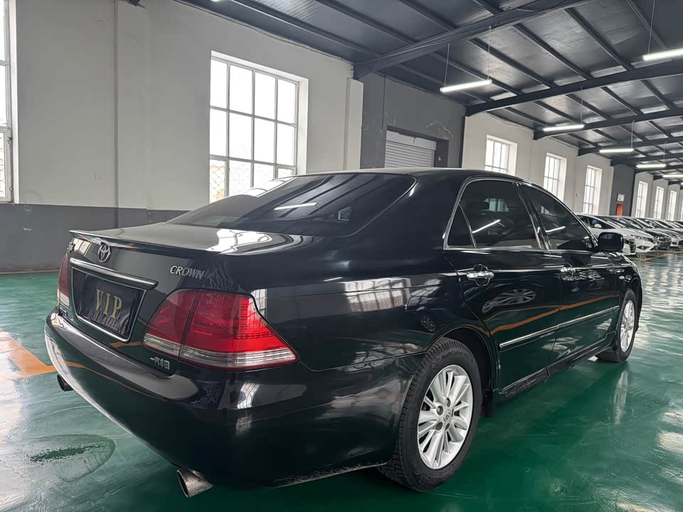 Toyota crown
