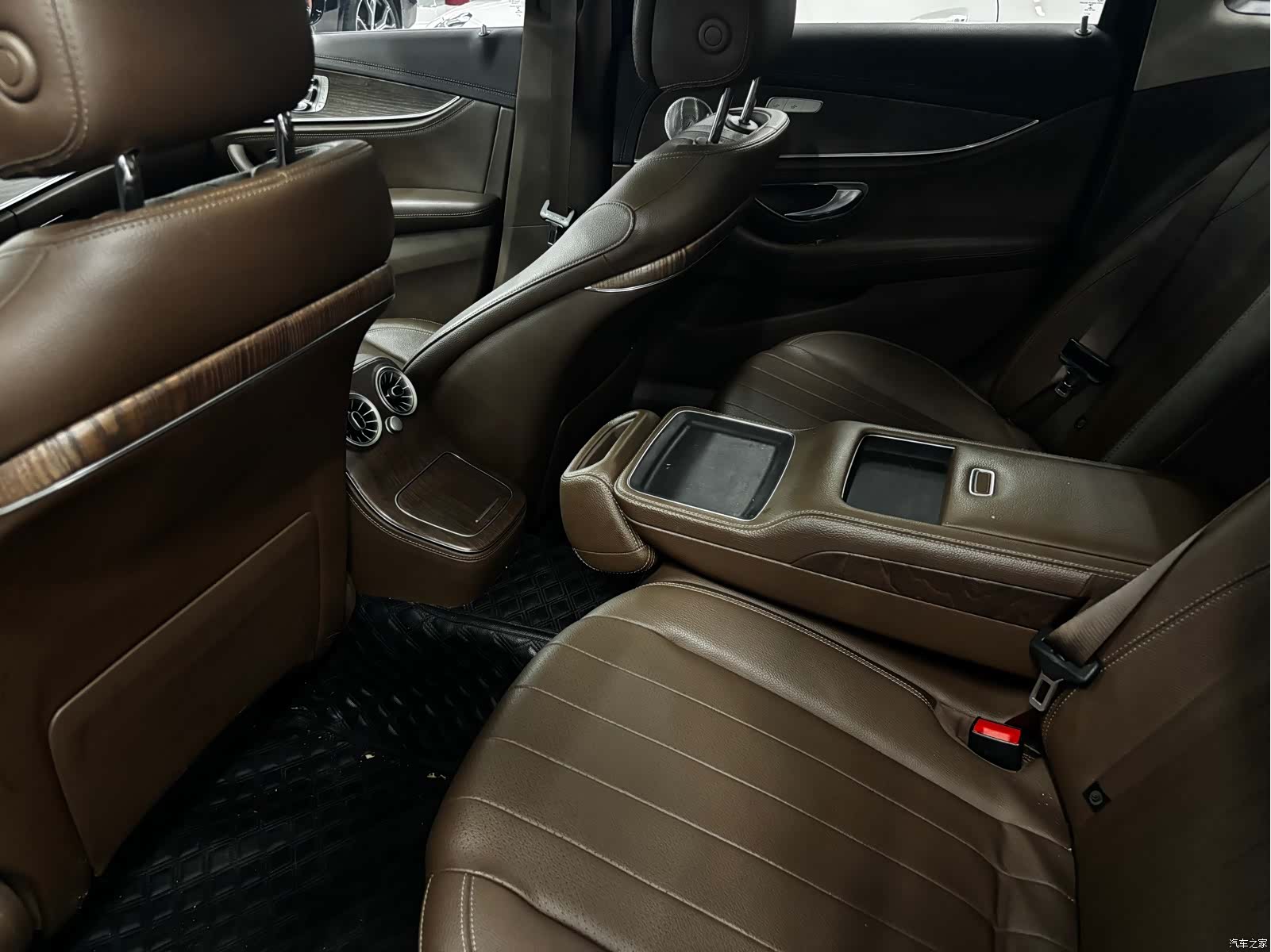 Mercedes-Benz E-Class, 2021 6