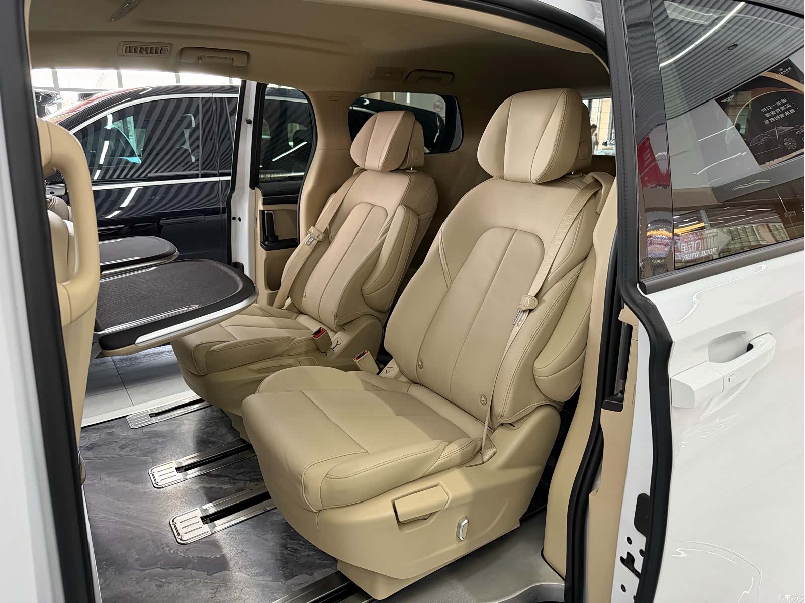Buick GL8, 2023 11