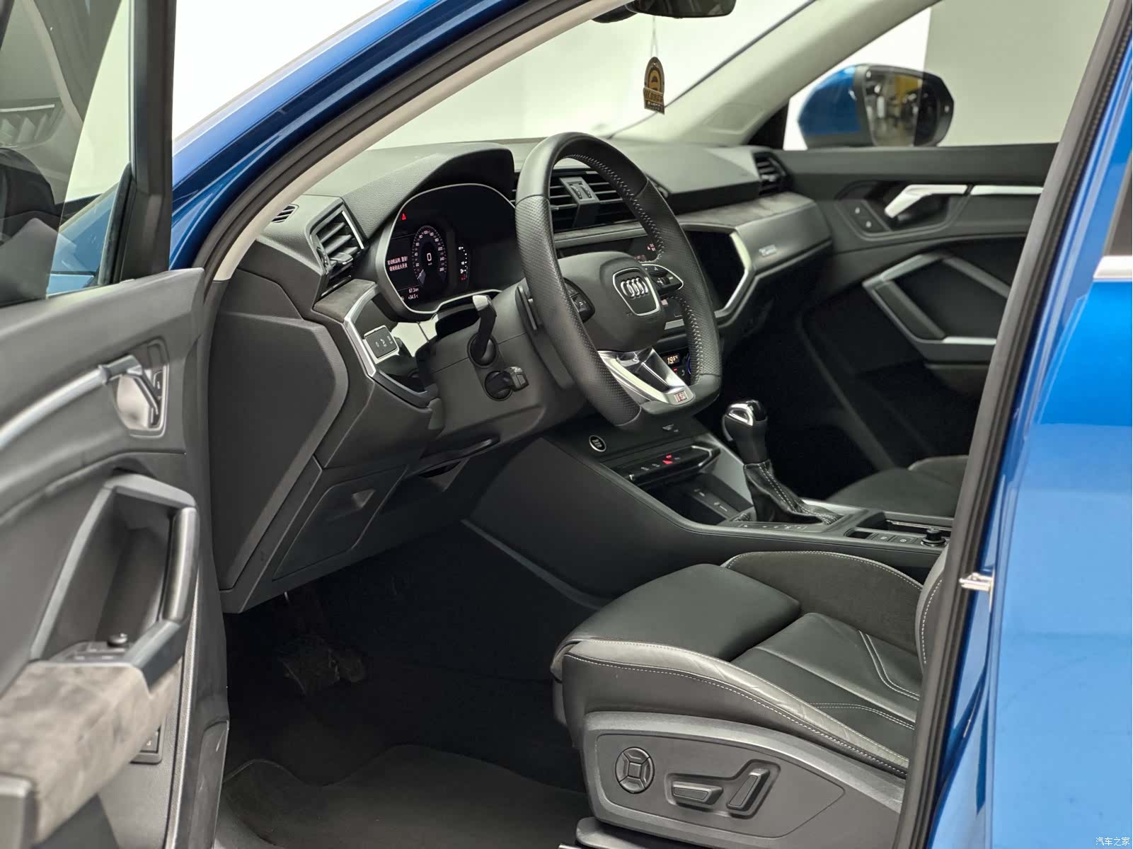 Audi Q3, 2021 13