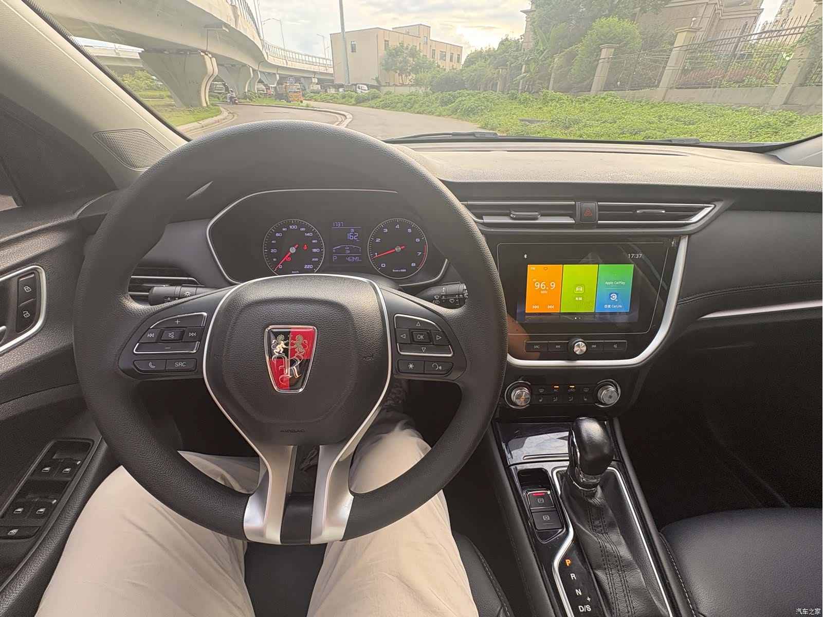 Roewe RX3, 2019 13