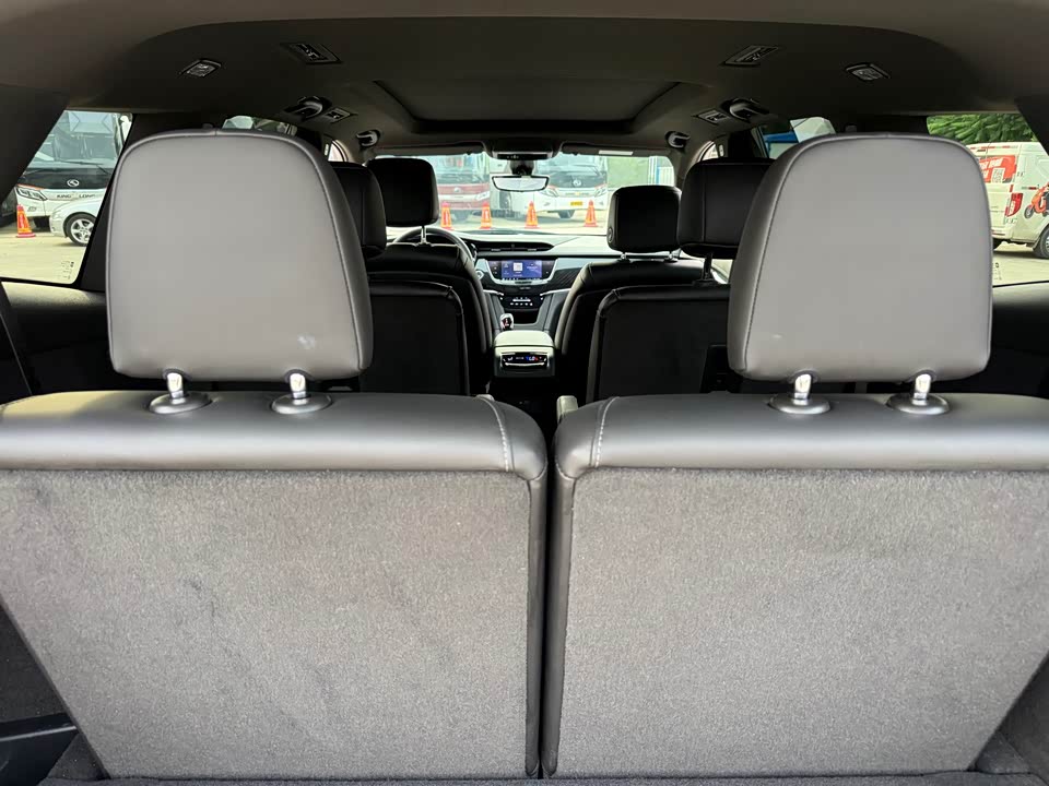 Cadillac XT6
