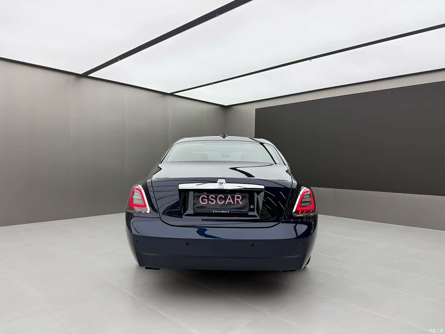 Rolls-Royce Ghost, 2022 4