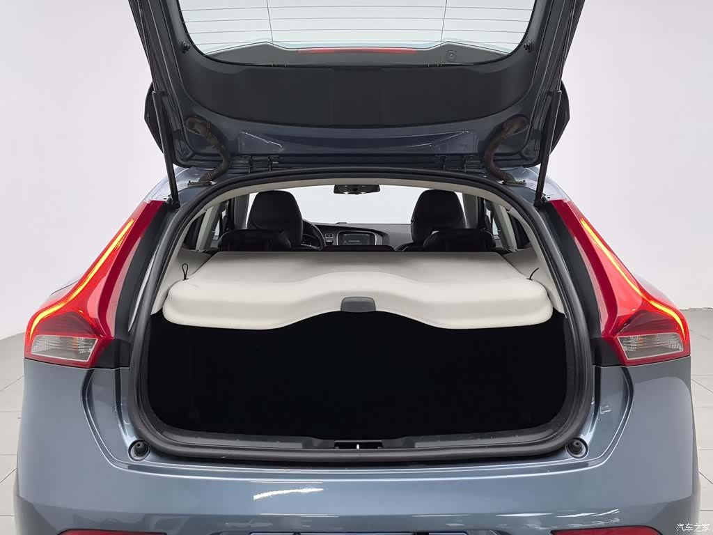 Volvo V40, 2014 16