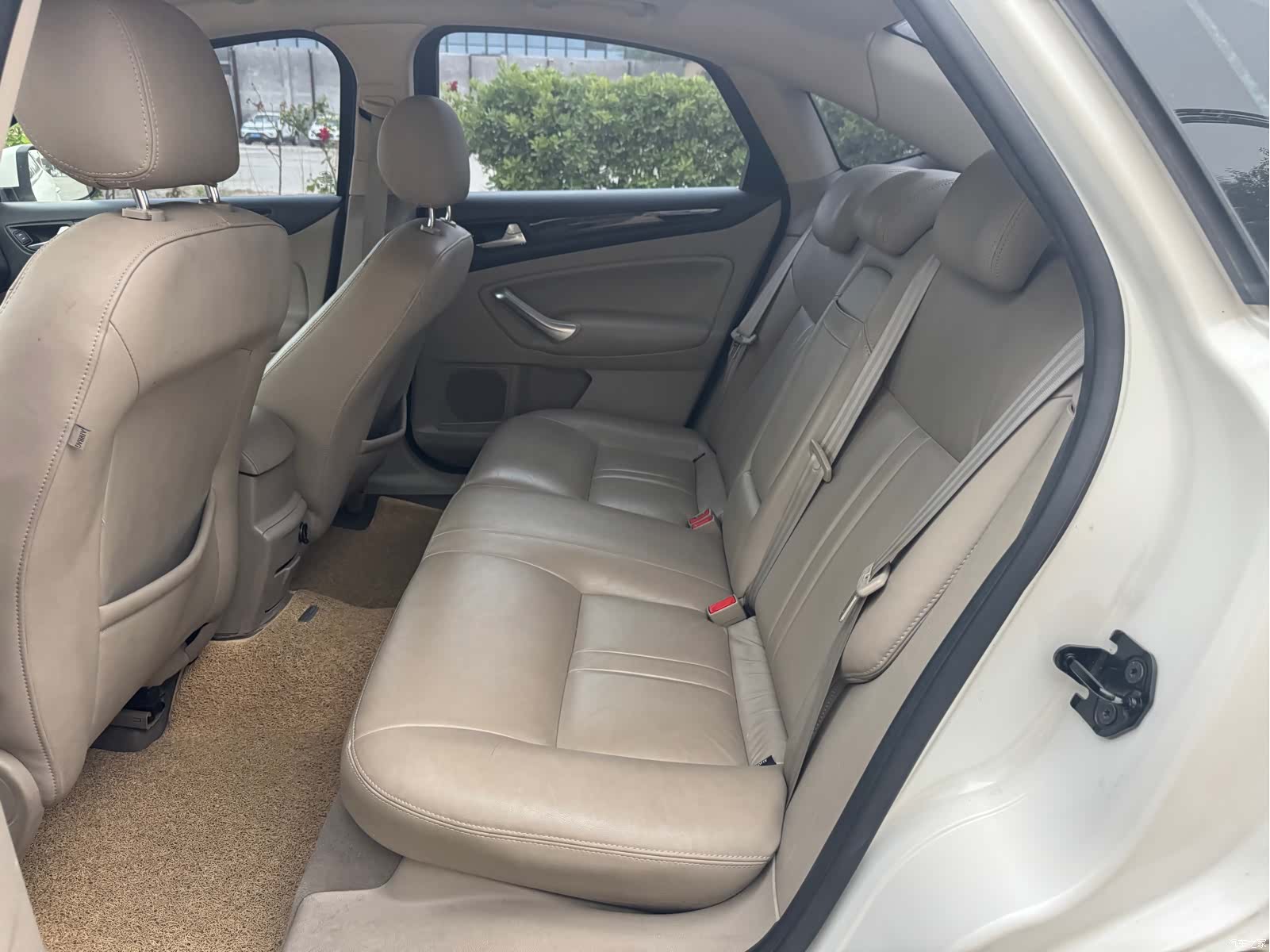 Ford Mondeo, 2013 8