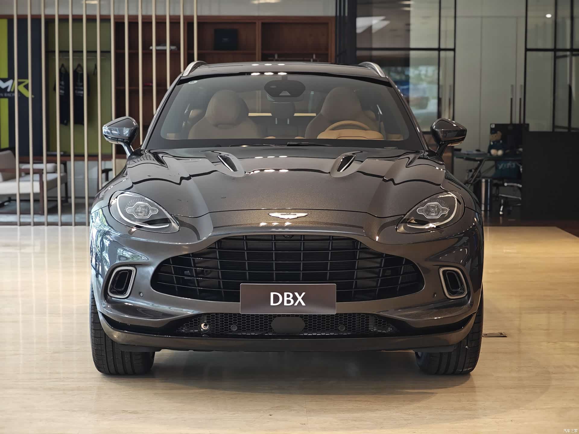 Aston Martin DBX, 2024 2