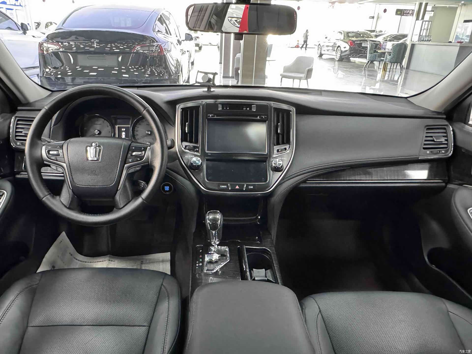 Toyota Crown, 2016 9