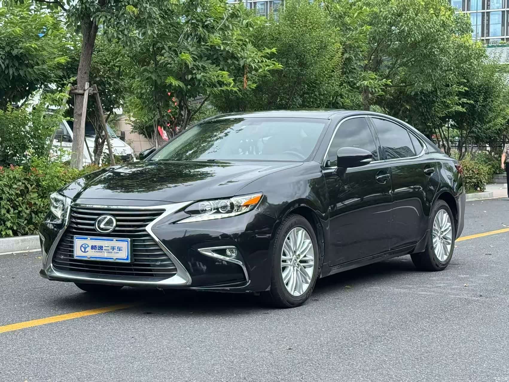 Lexus ES, 2016 1