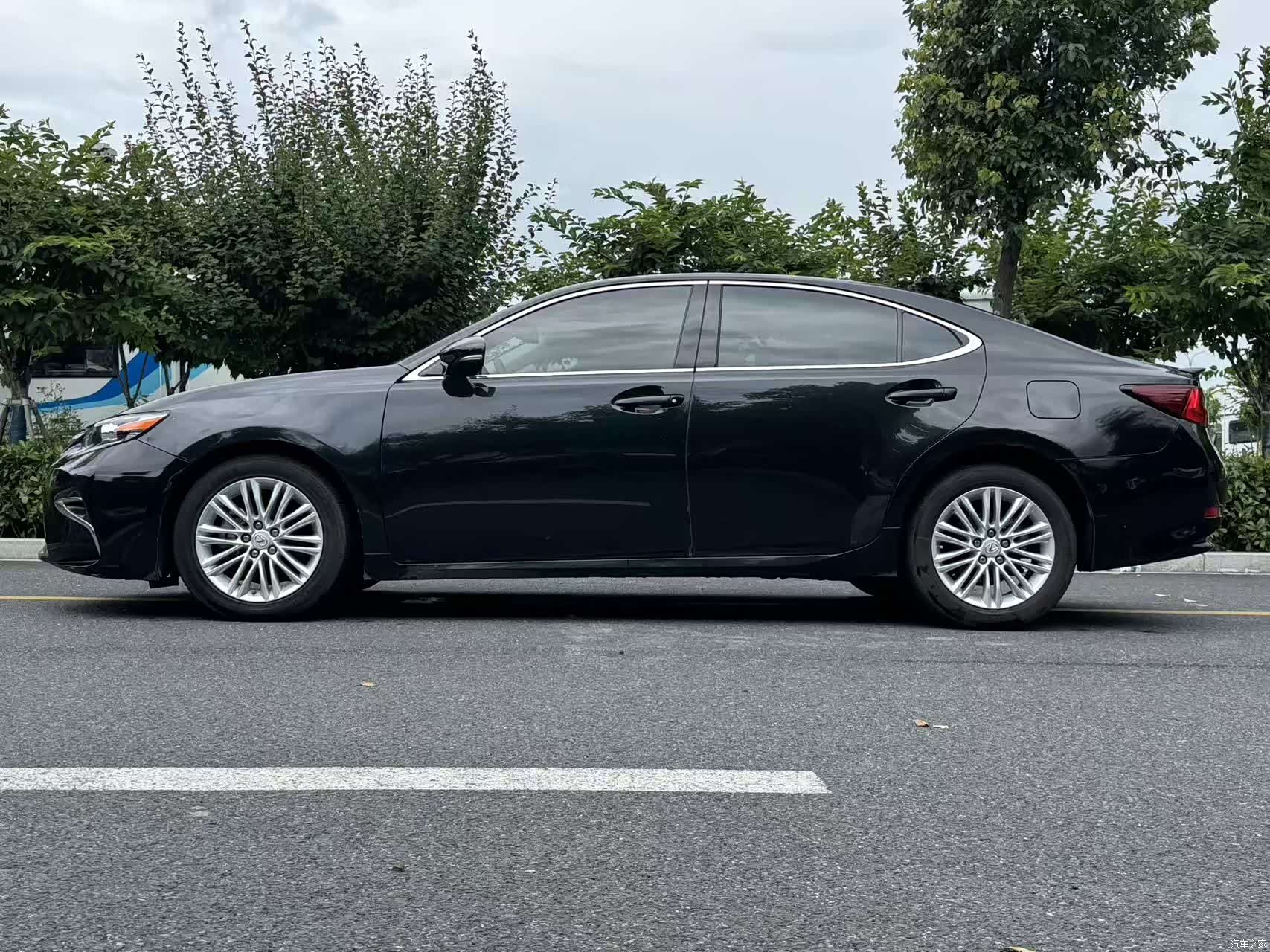 Lexus ES, 2016 7