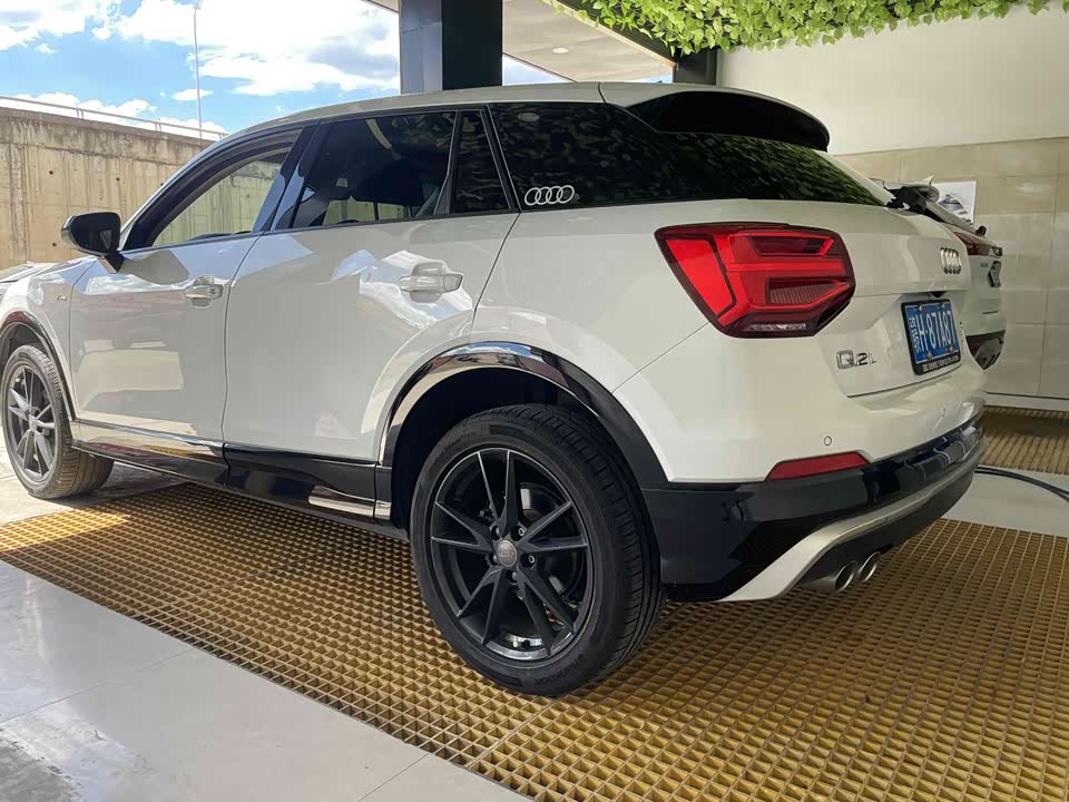 Audi Q2L