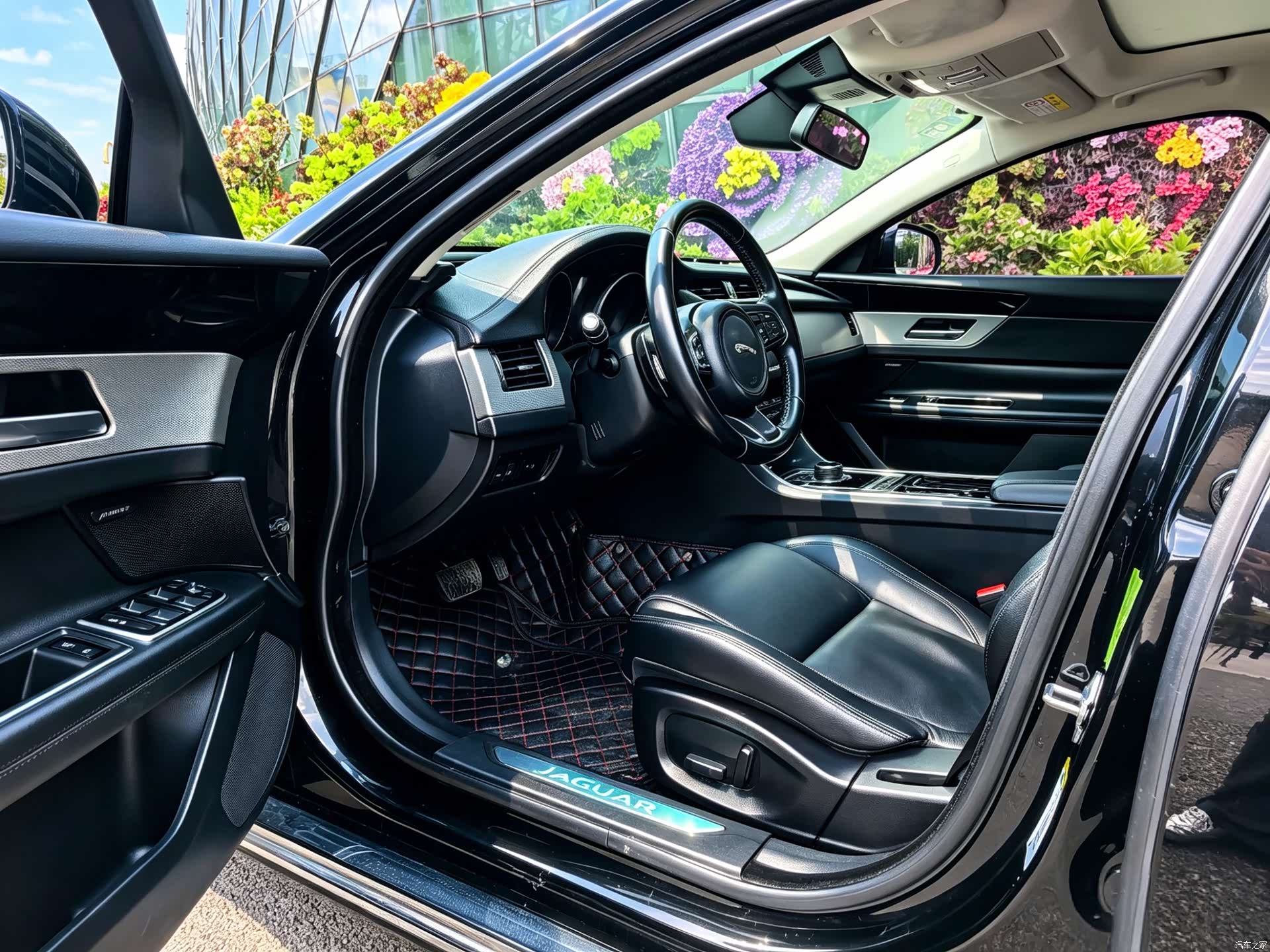 Land Rover XFL, 2017 все фото