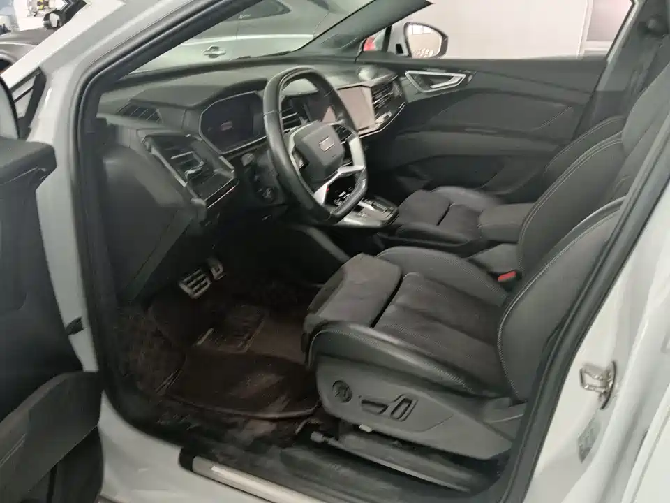 Audi Q4