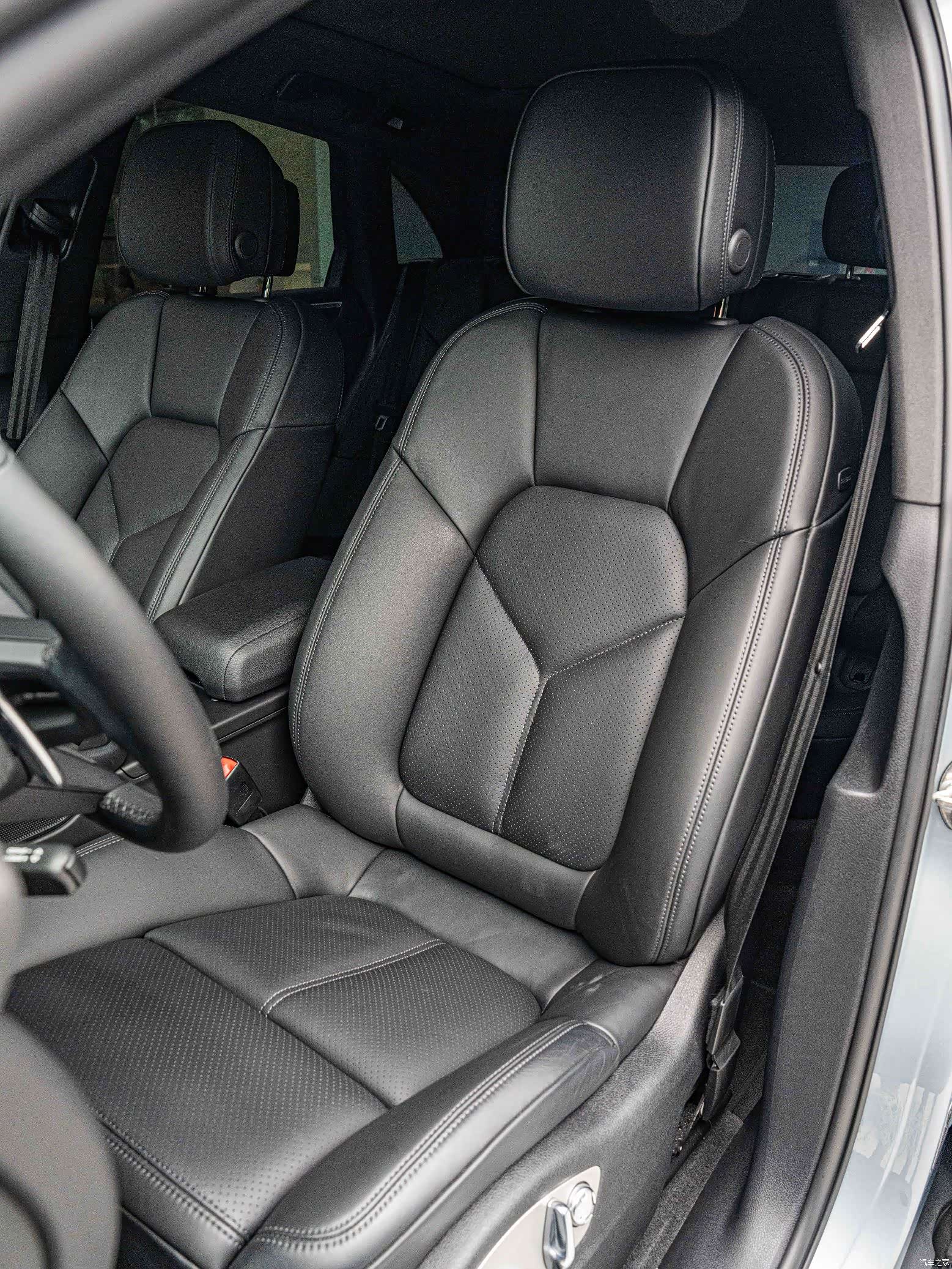 Porsche Macan, 2023 12