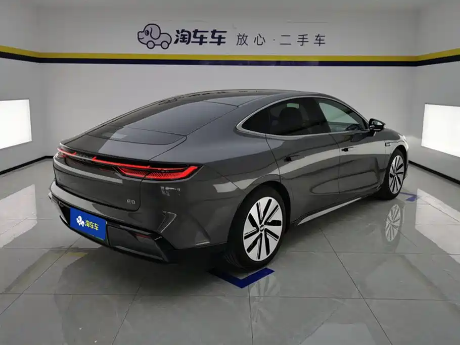 Geely Galaxy Galaxy E8