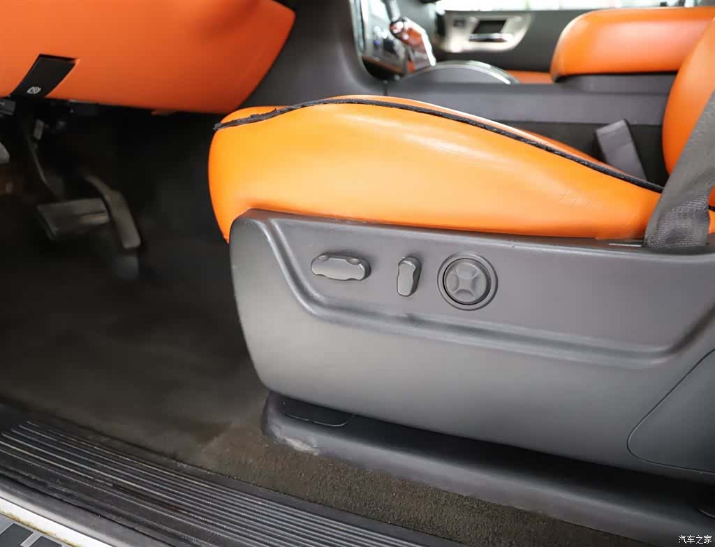 Hummer H2, 2013 20