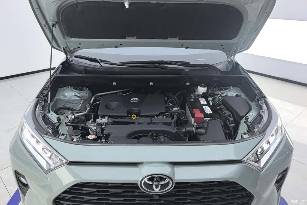 Toyota RAV4, 2020 10