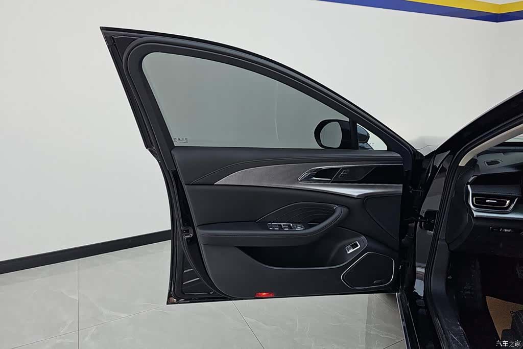 Hongqi H5, 2024 7