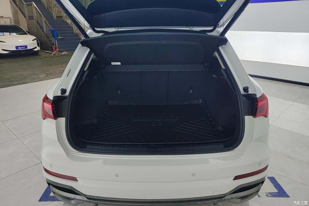 Audi Q3, 2021 4