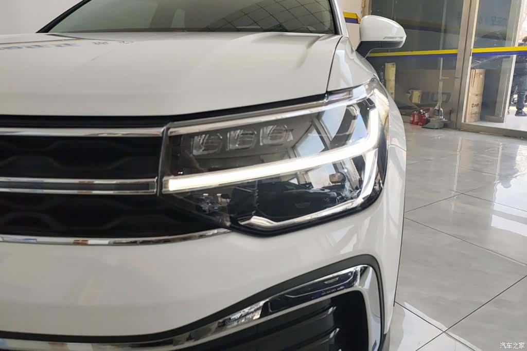 Volkswagen Tharu, 2025 все фото