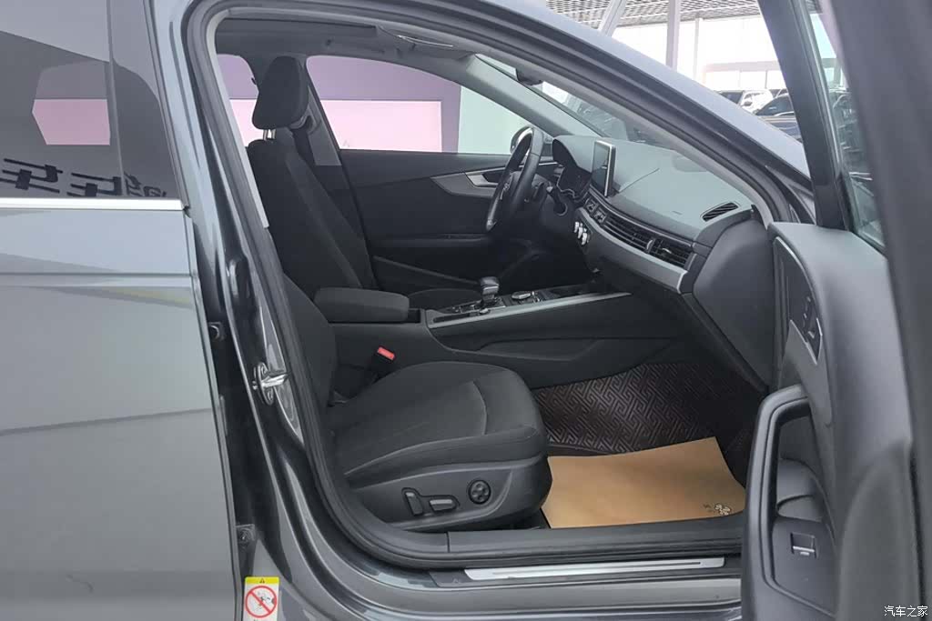Audi A4L, 2019 8