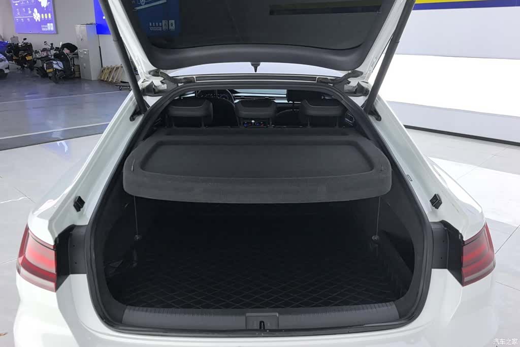 Volkswagen CC, 2021 4