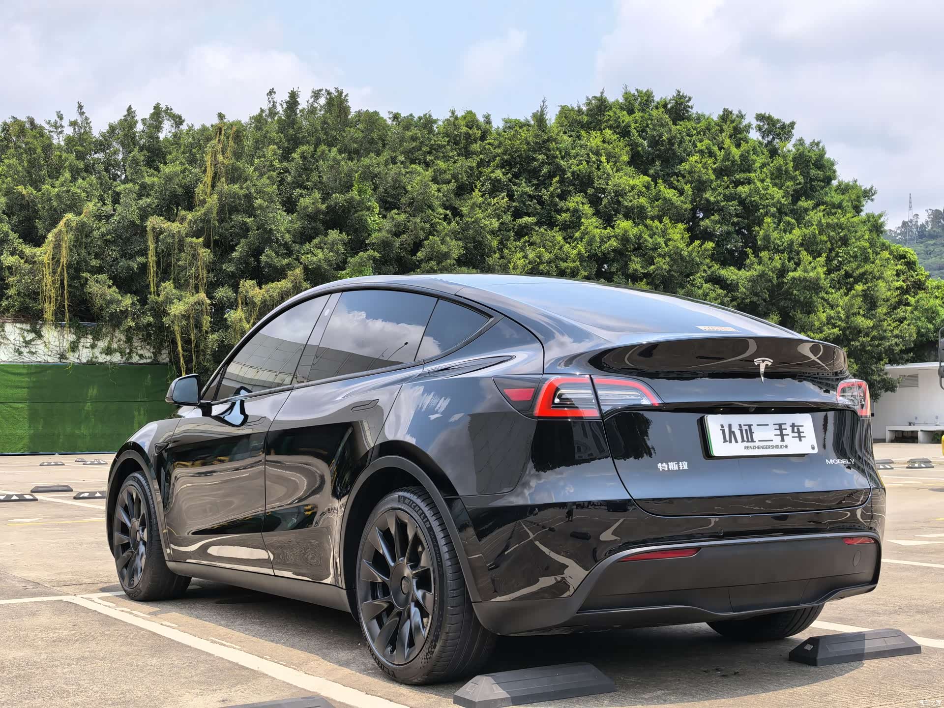 Tesla Model Y, 2021 10