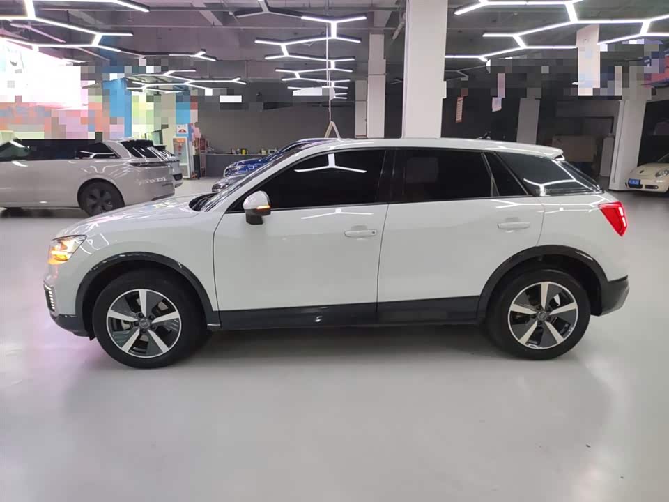 Audi Q2L