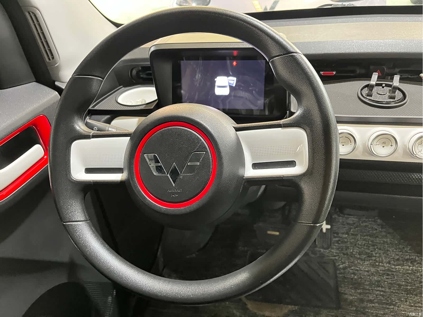 Wuling MINIEV, 2022 13