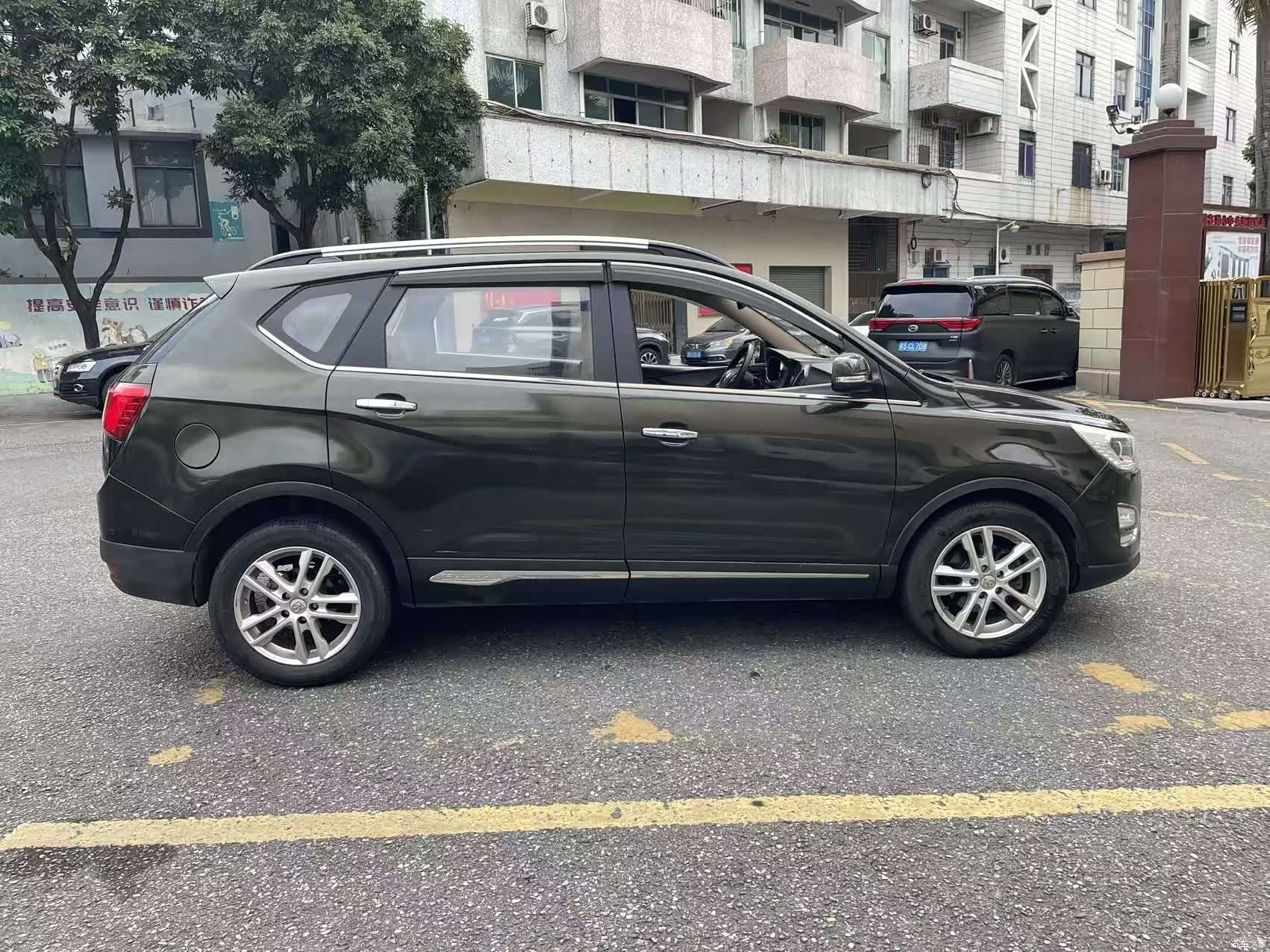 Wuling 560, 2016 4