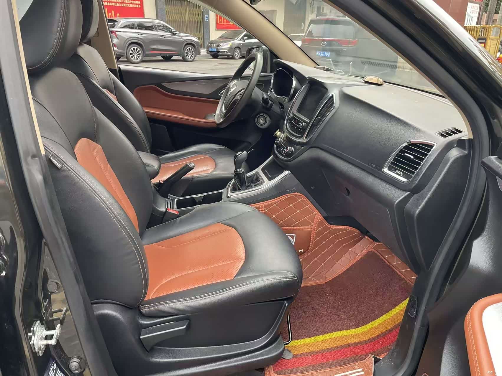Wuling 560, 2016 9