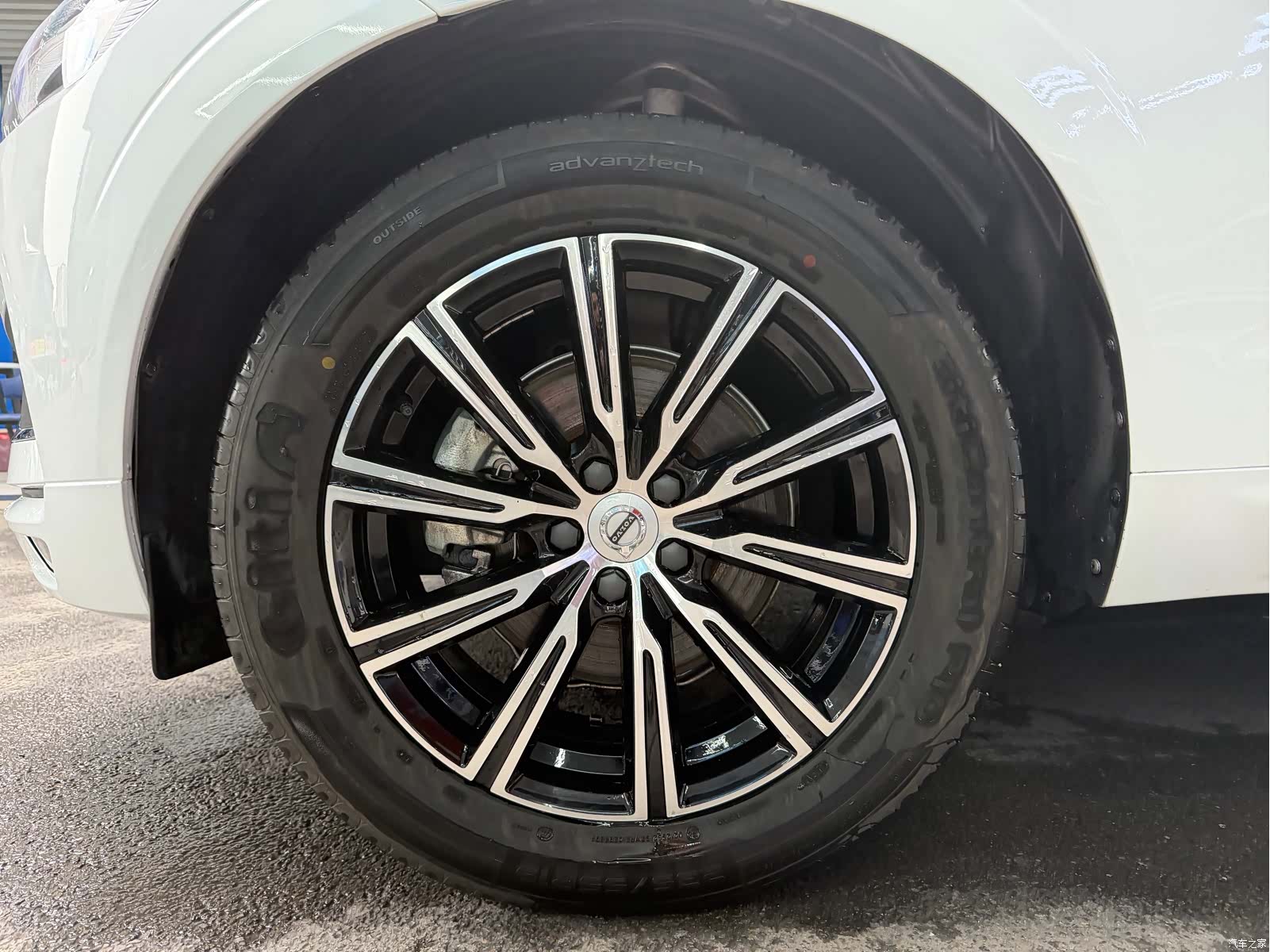 Volvo XC60, 2018 все фото