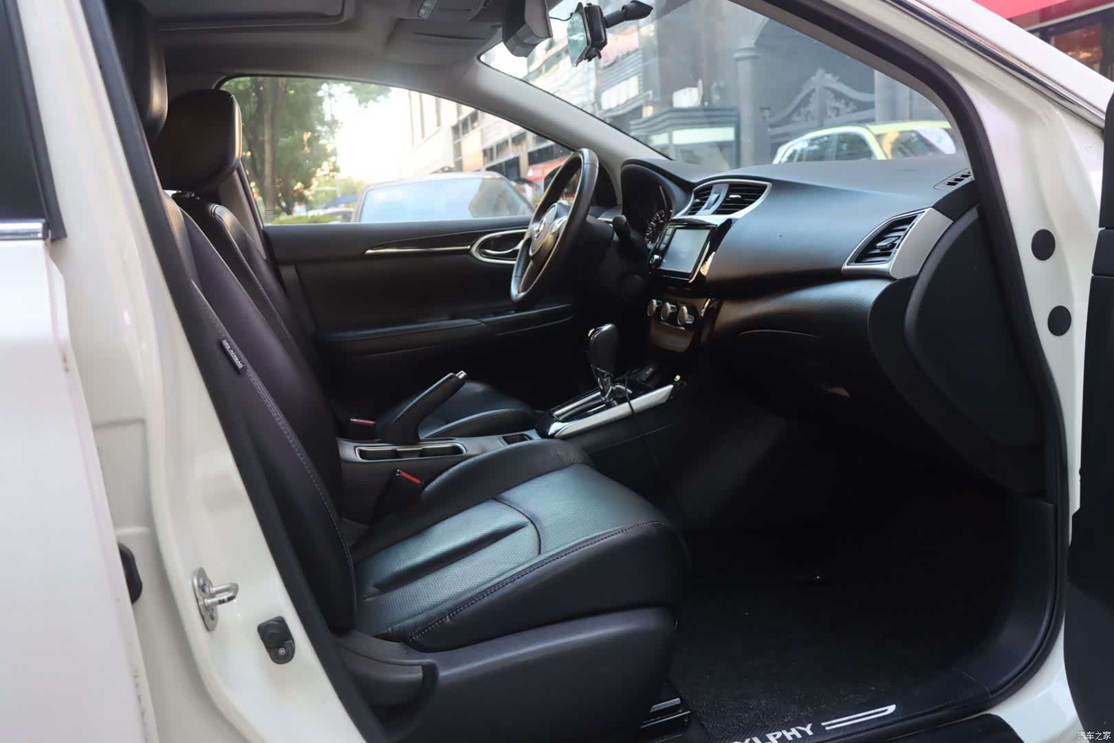 Nissan Sylphy, 2018 10